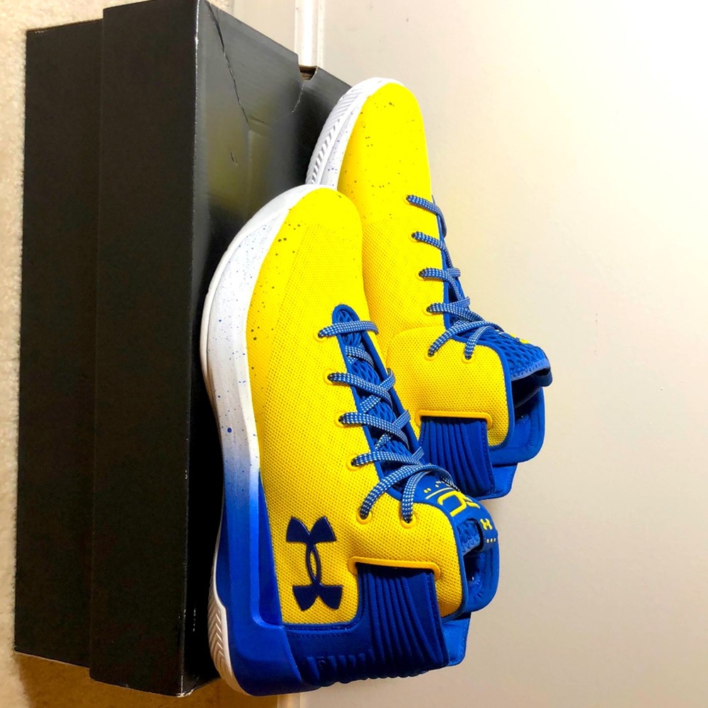 Under Armor Steph Curry 3.0. Taxi yellow and Royal blue